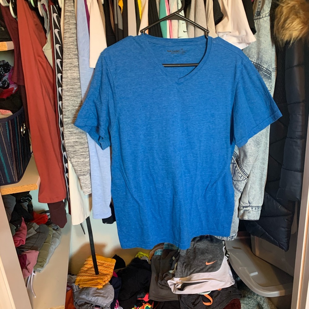 Men’s v-neck shirt